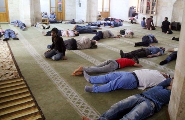 Yüksekovalılar ilk iftarı çadırda açtı 12