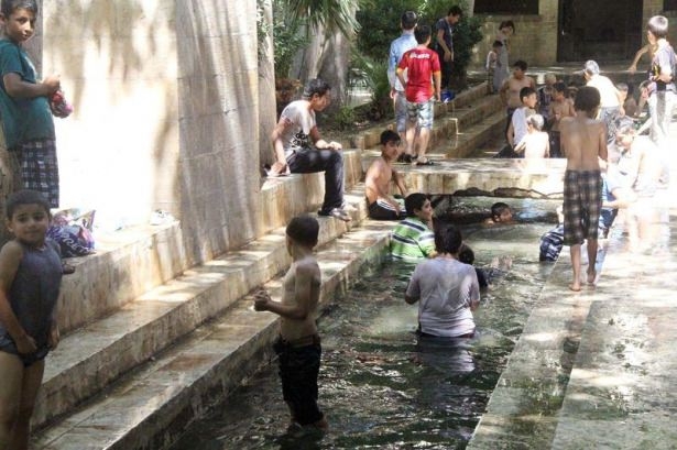 Yüksekovalılar ilk iftarı çadırda açtı 13