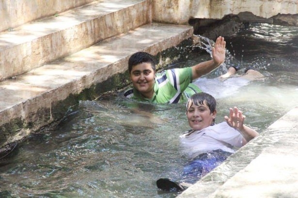 Yüksekovalılar ilk iftarı çadırda açtı 14