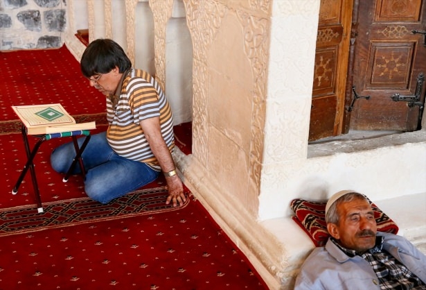 Yüksekovalılar ilk iftarı çadırda açtı 58