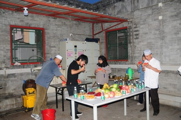 Yüksekovalılar ilk iftarı çadırda açtı 63