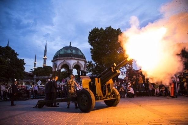 Aynı sofrada 15 bin kişi 4