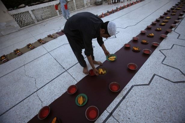 Dünyadan ramazan manzaraları 93