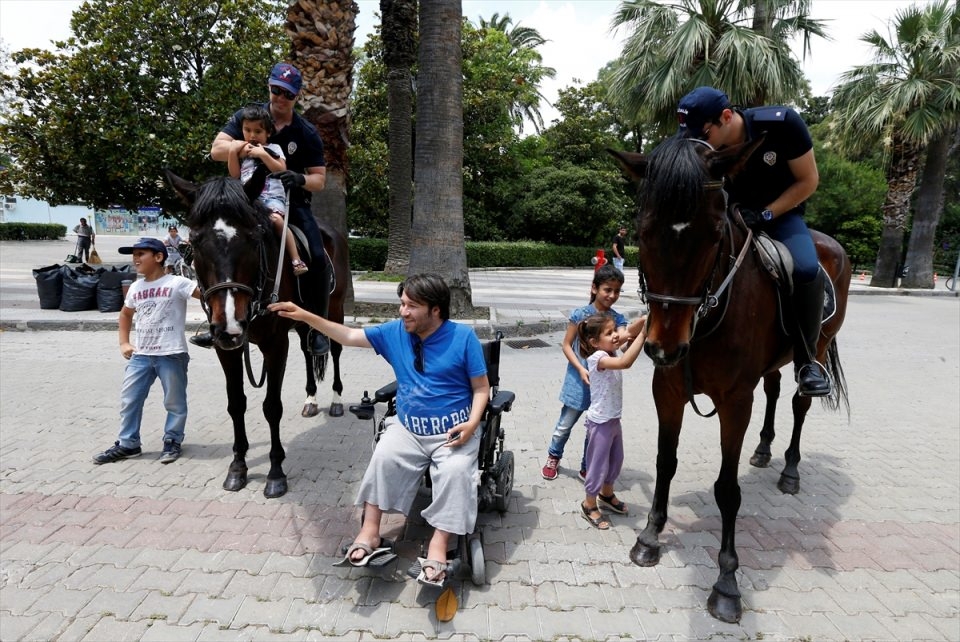 İzmir'de "Dört nala" güvenlik 17