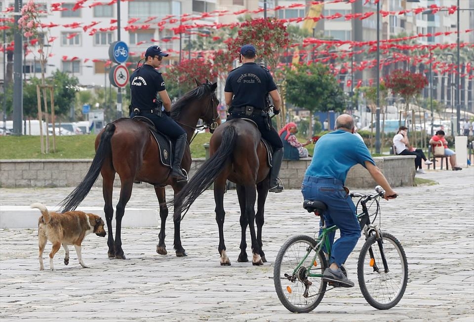İzmir'de "Dört nala" güvenlik 18