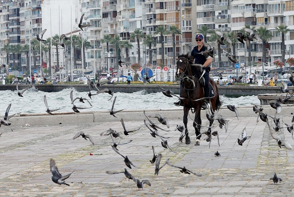 İzmir'de "Dört nala" güvenlik 20