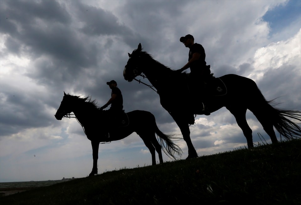 İzmir'de "Dört nala" güvenlik 22