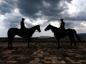 İzmir'de "Dört nala" güvenlik