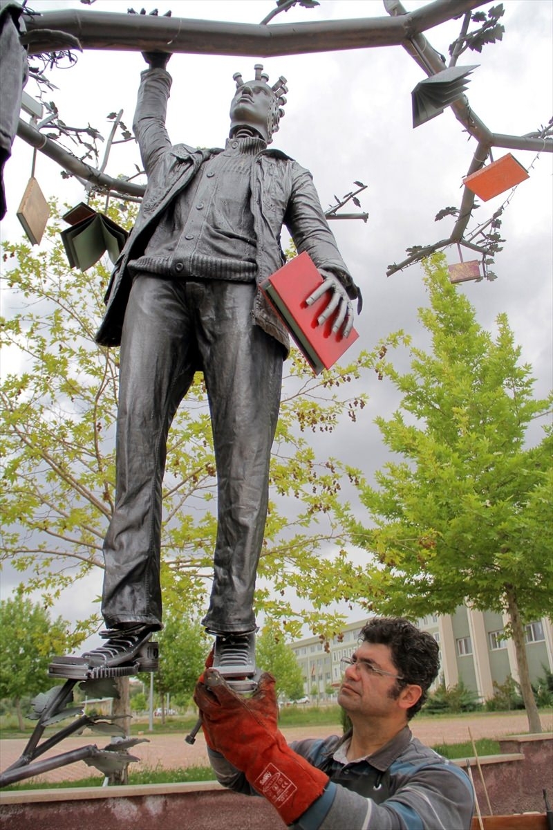 Hurda araba parçalarıyla bakın ne yaptı 15