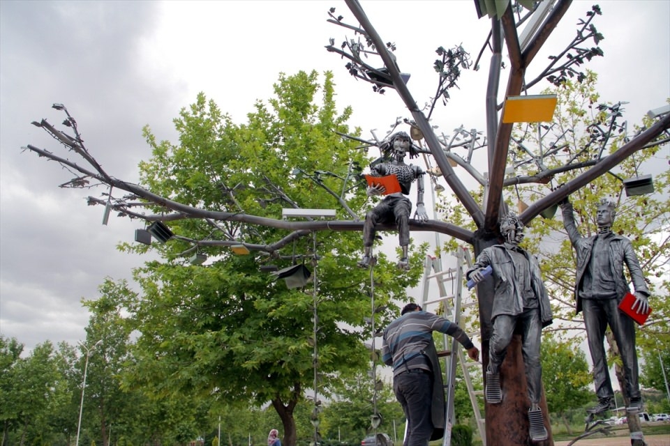 Hurda araba parçalarıyla bakın ne yaptı 6