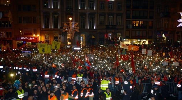 Brüksel'de binlerce kişi Erdoğan için toplandı 26