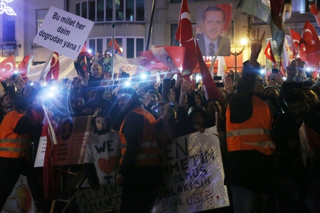 Brüksel'de binlerce kişi Erdoğan için toplandı 28