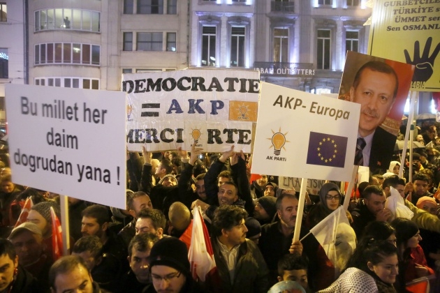 Brüksel'de binlerce kişi Erdoğan için toplandı 3
