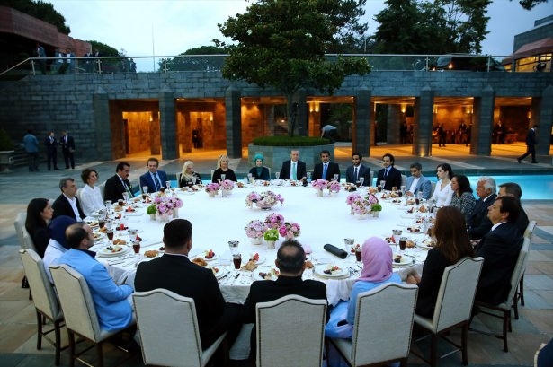 Erdoğan sanatçı ve sporcuları ağırladı 12