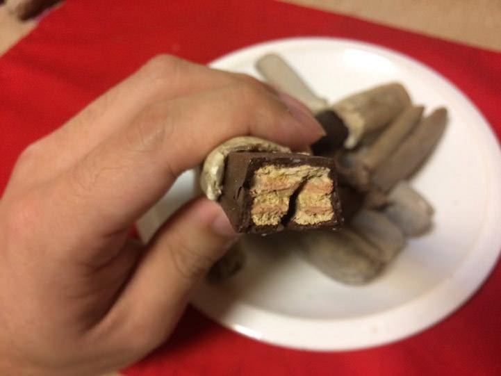 Ağaçtan oyduğu yiyecek figürleri insanı şaşırtıyor! 13