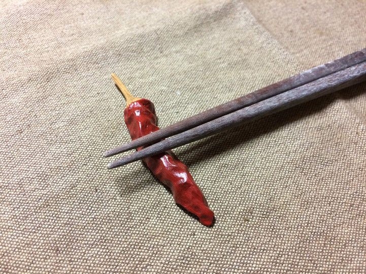 Ağaçtan oyduğu yiyecek figürleri insanı şaşırtıyor! 7