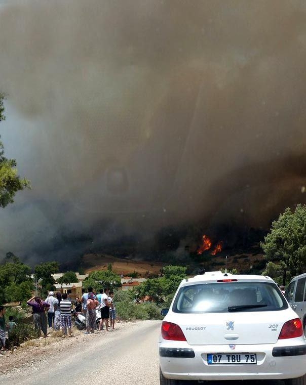 Tatil cenneti alev alev yanıyor! 13