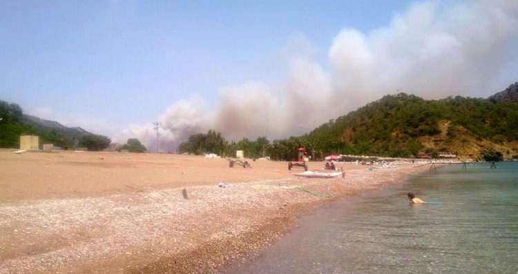 Tatil cenneti alev alev yanıyor! 16