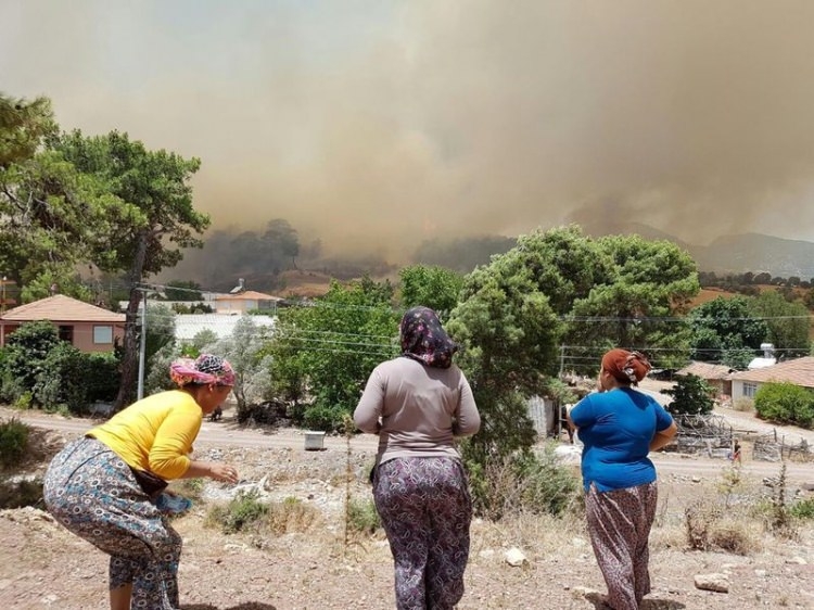 Tatil cenneti alev alev yanıyor! 18