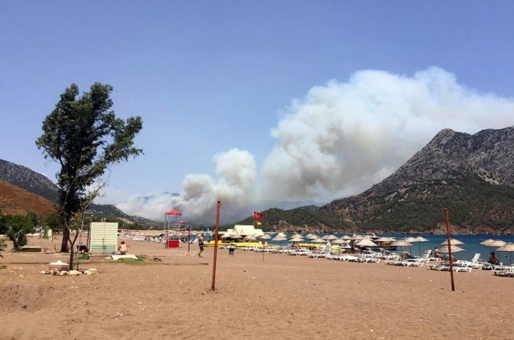 Tatil cenneti alev alev yanıyor! 30