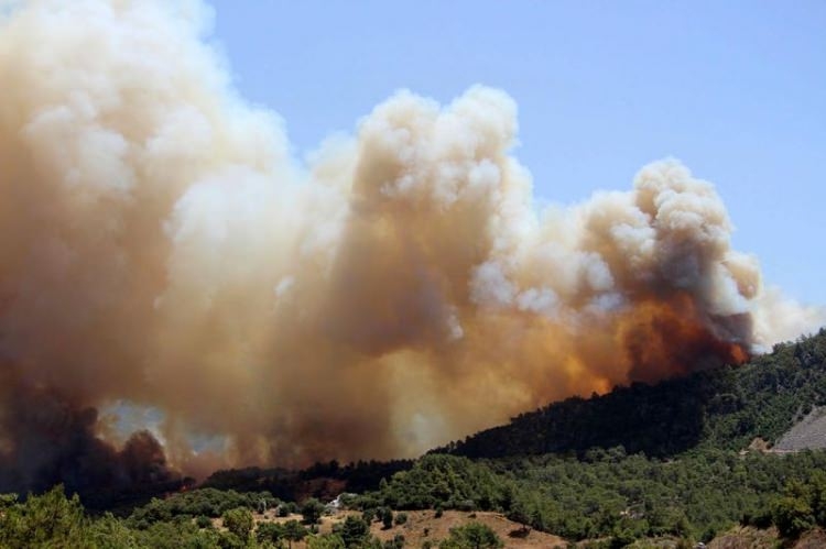 Tatil cenneti alev alev yanıyor! 9