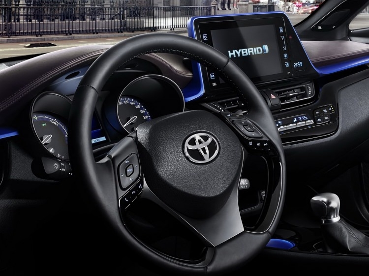 Toyota C-HR'nin iç mekanı ortaya çıktı 11