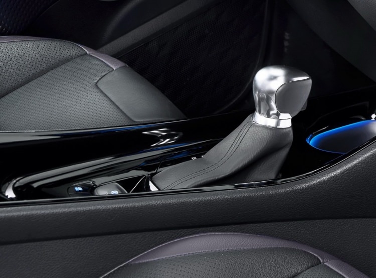 Toyota C-HR'nin iç mekanı ortaya çıktı 15