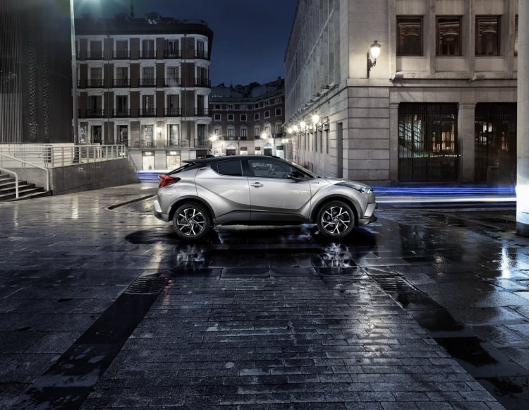 Toyota C-HR'nin iç mekanı ortaya çıktı 16