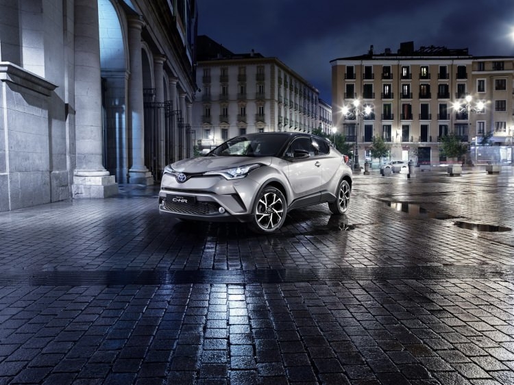 Toyota C-HR'nin iç mekanı ortaya çıktı 8