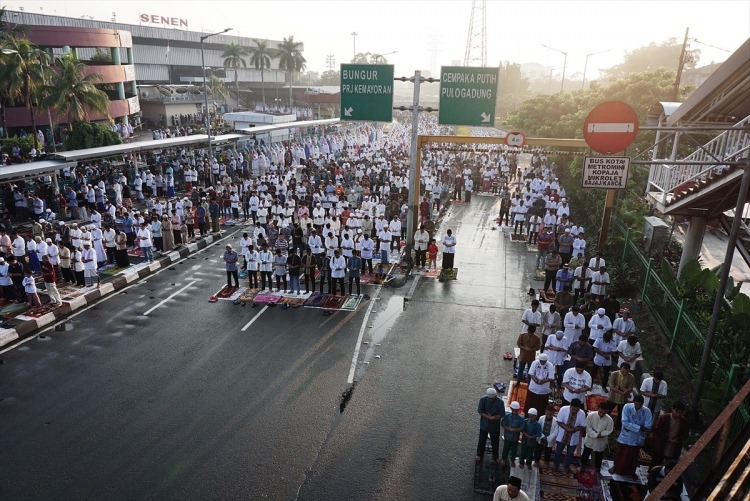 Rusya'da bayram namazı 95