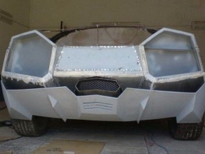 Evinde Lamborghini yaptı!