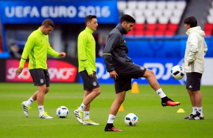 Liverpool'un Türk yıldızı köy kahvesinde! 10