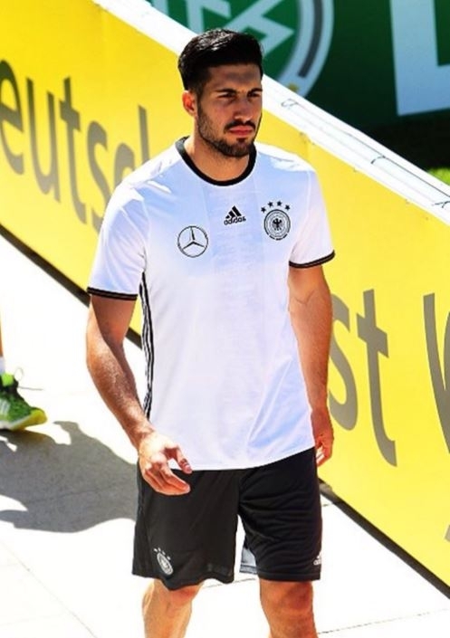 Liverpool'un Türk yıldızı köy kahvesinde! 15