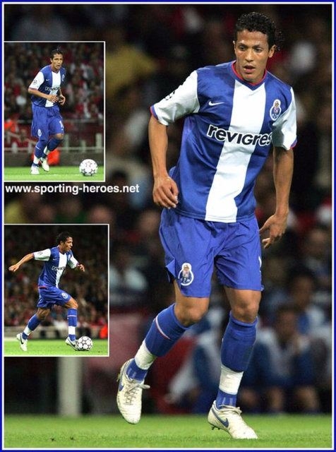 Liverpool'un Türk yıldızı köy kahvesinde! 22