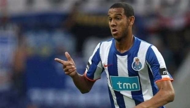 Liverpool'un Türk yıldızı köy kahvesinde! 40