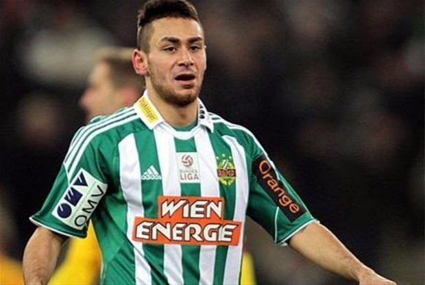 Liverpool'un Türk yıldızı köy kahvesinde! 68