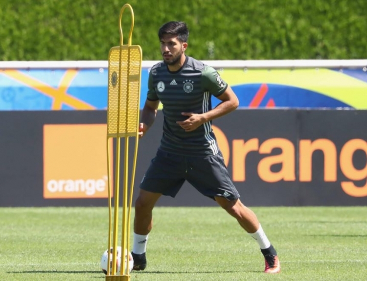 Liverpool'un Türk yıldızı köy kahvesinde! 9