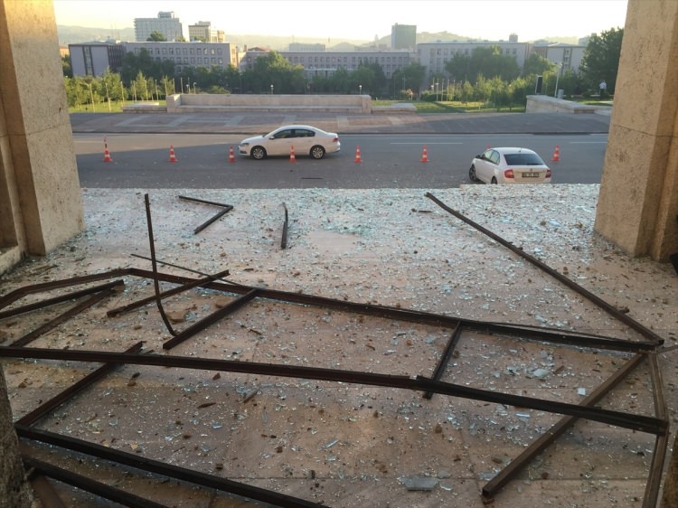 TBMM'ye bomba yağdırdılar! Bakın ne hale geldi! 12