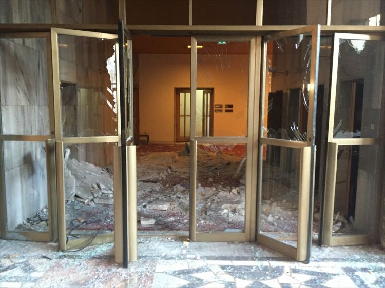 TBMM'ye bomba yağdırdılar! Bakın ne hale geldi! 13