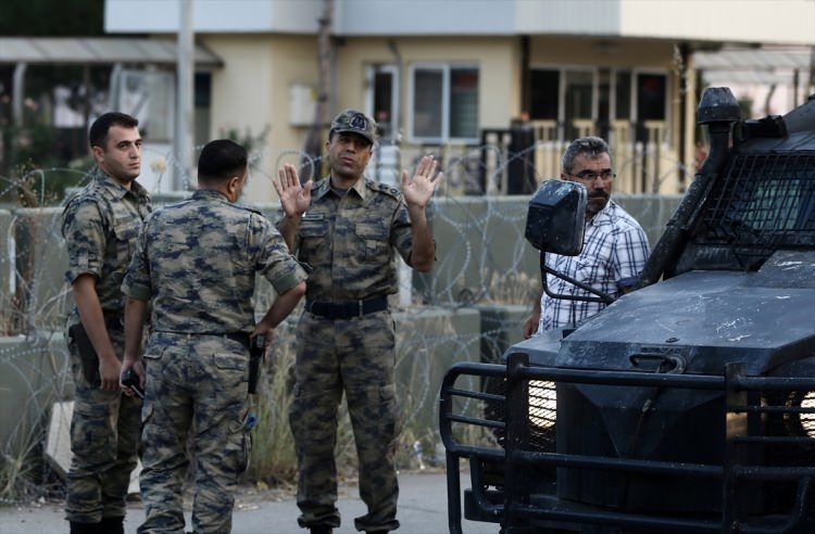 İşte tutuklanan darbeci komutanlar 105