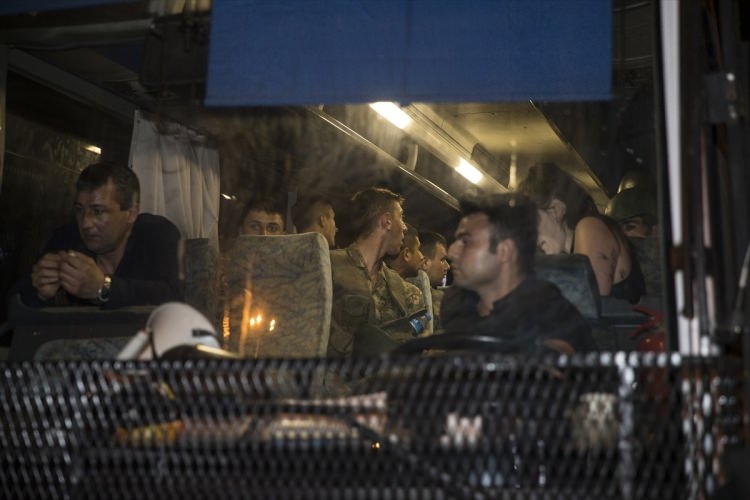 İşte tutuklanan darbeci komutanlar 33