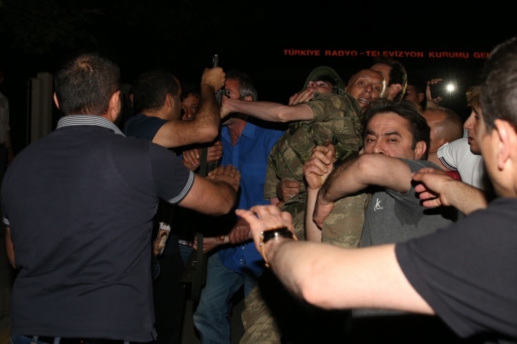 İşte tutuklanan darbeci komutanlar 34