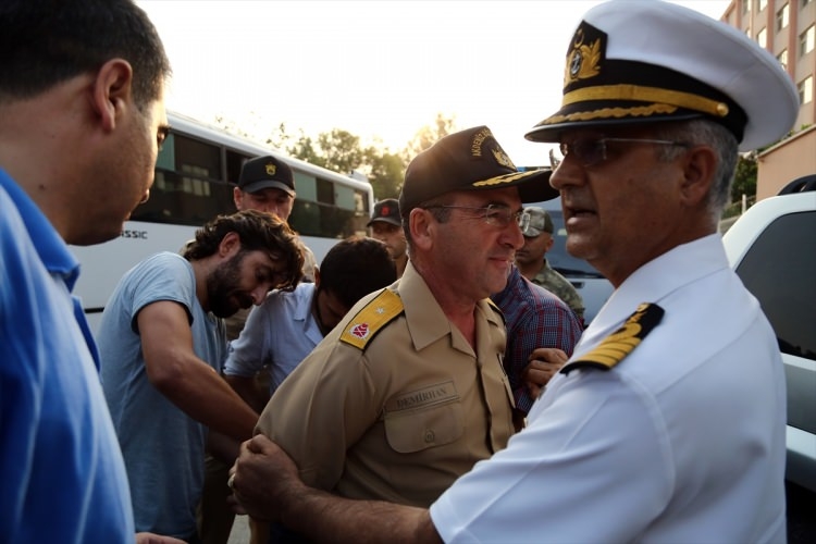 İşte tutuklanan darbeci komutanlar 45