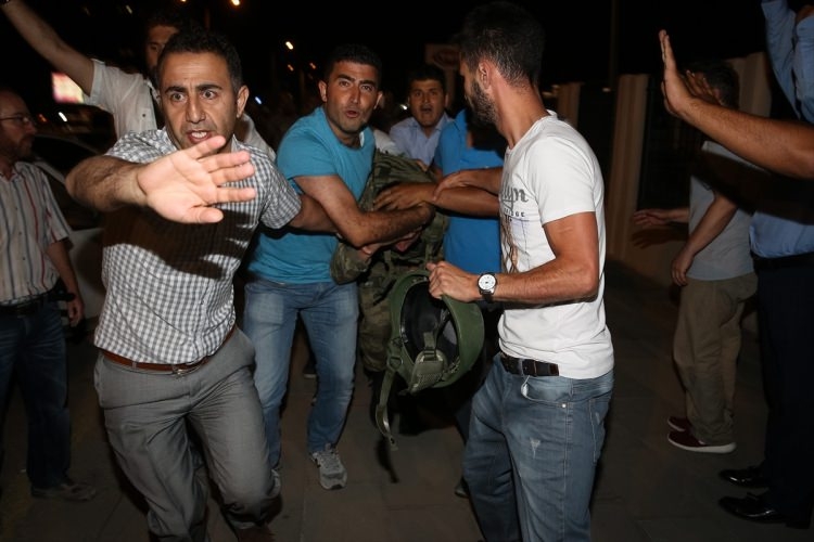 İşte tutuklanan darbeci komutanlar 90