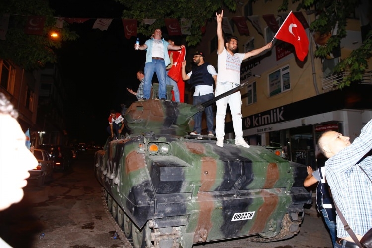 İşte tutuklanan darbeci komutanlar 92