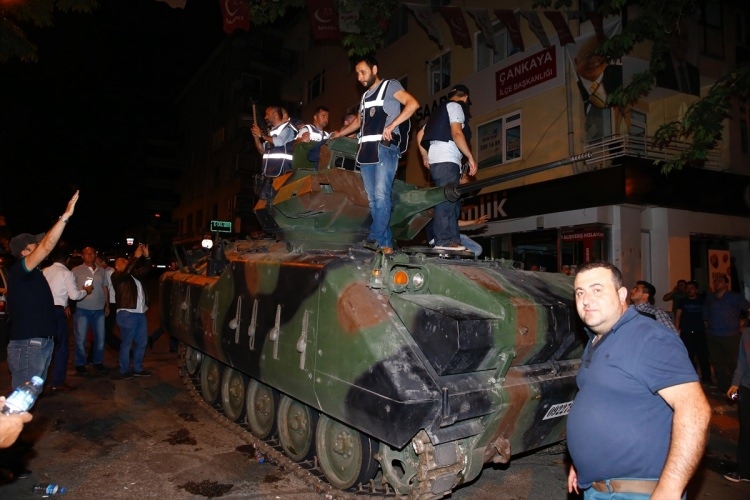 İşte tutuklanan darbeci komutanlar 94