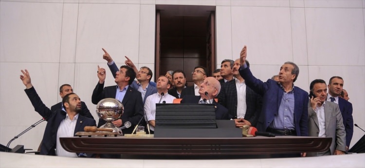 TBMM darbeye karşı tek ses! 6