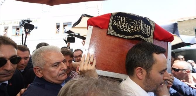 Demokrasi şehitleri son yolculuğuna uğurlandı 11