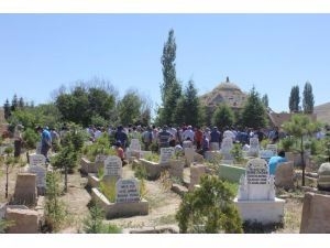 Demokrasi şehitleri son yolculuğuna uğurlandı 15