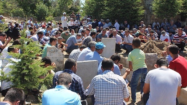 Demokrasi şehitleri son yolculuğuna uğurlandı 5